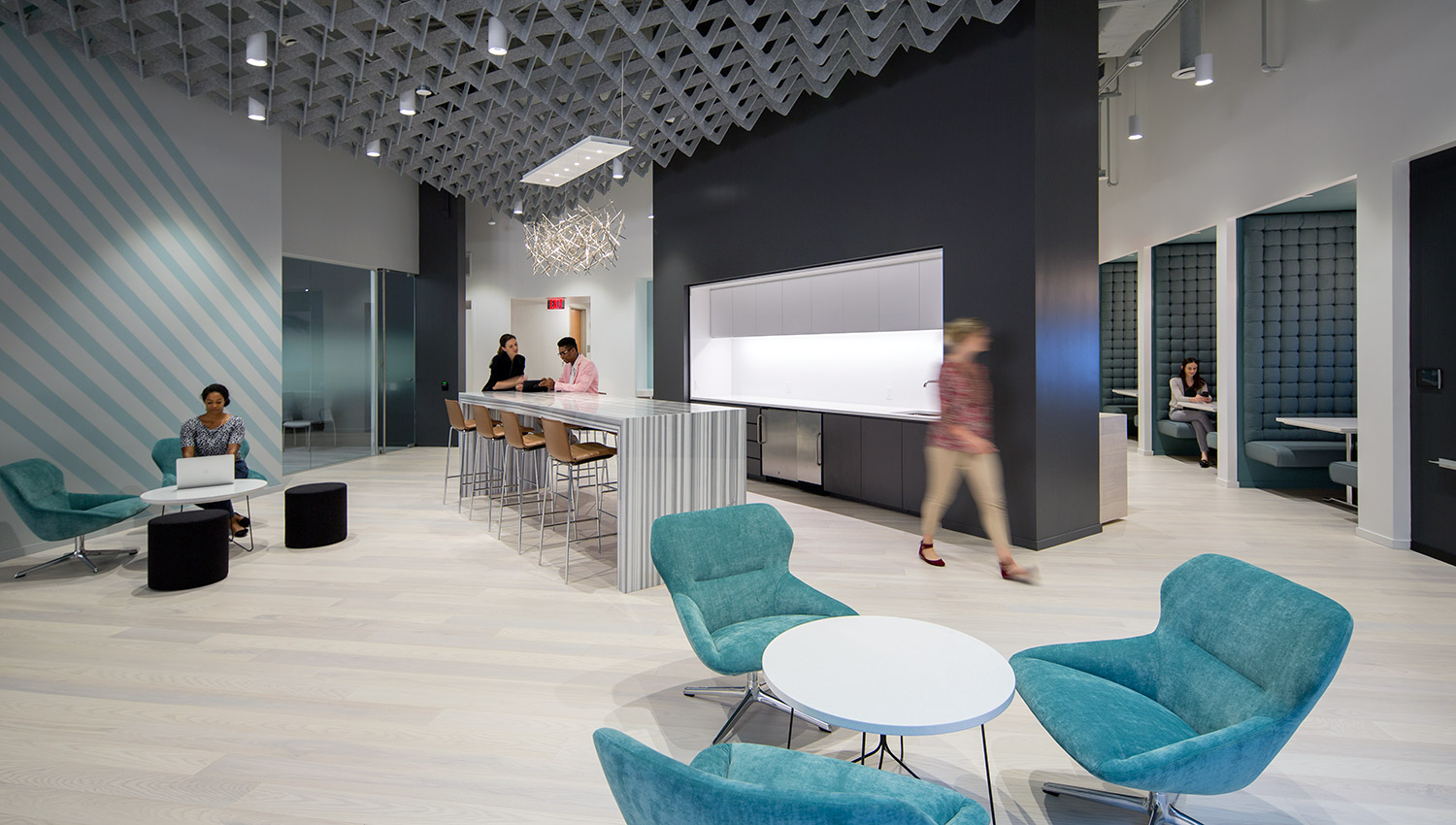 1600 Tysons Boulevard collaborative workspace