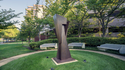 1600 Tysons Boulevard sculpture