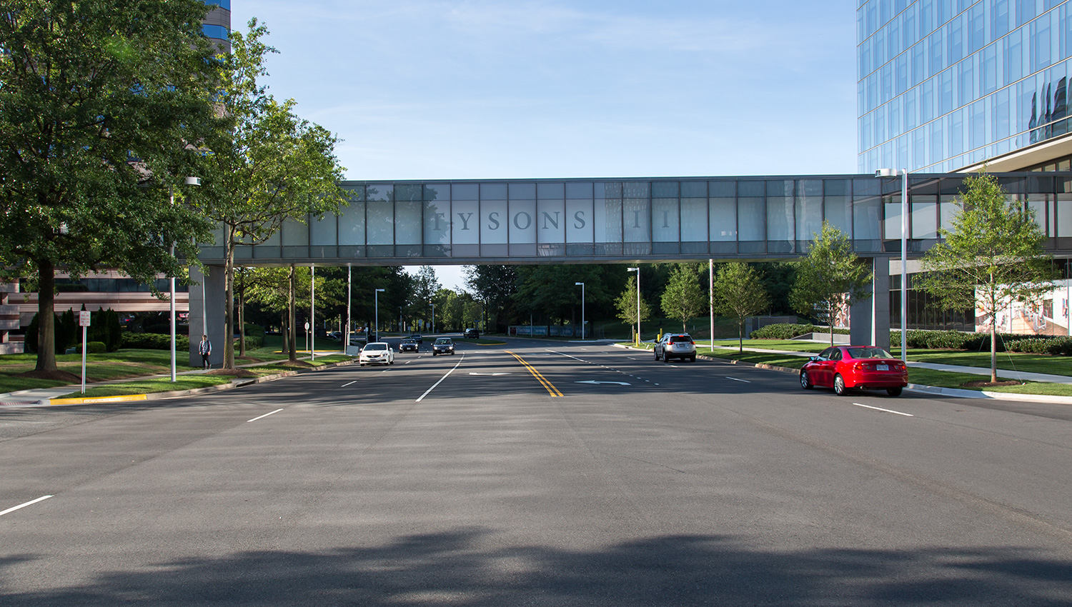 Tysons Boulevard pedestrian link
