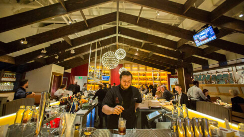 1800 Tysons Boulevard bar