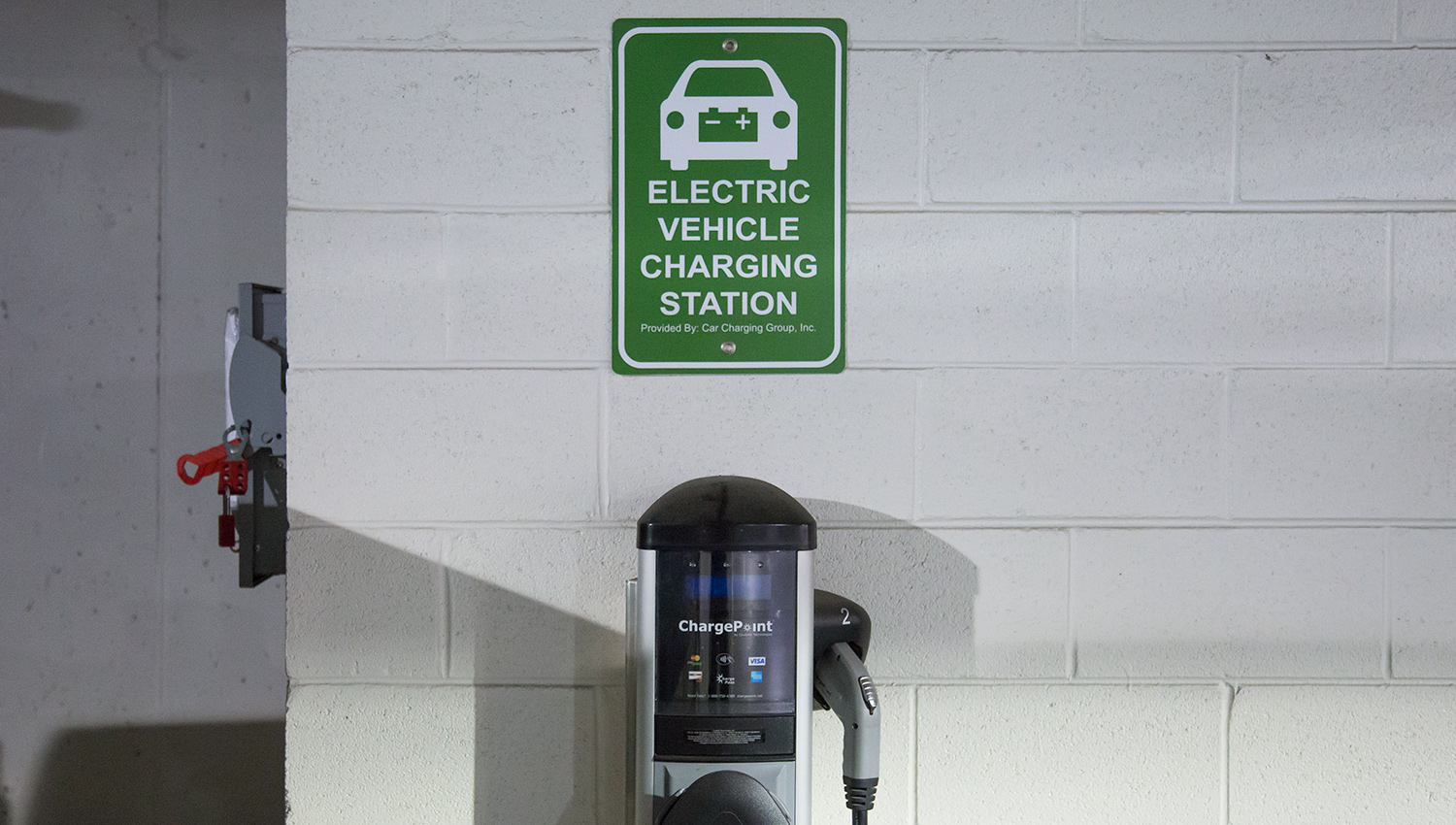 20 M Street EV charging station