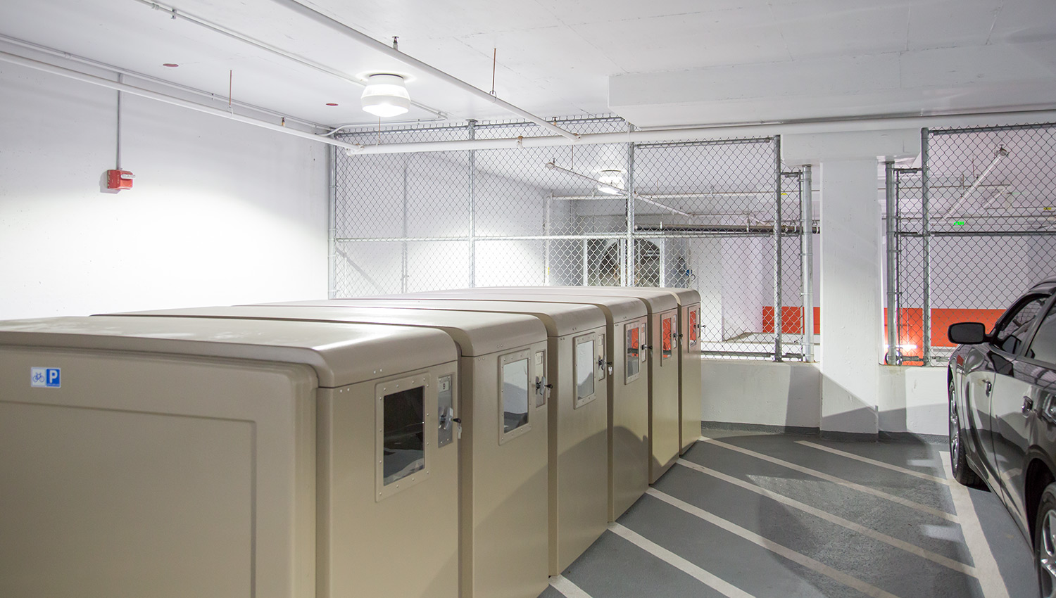 2000 Tower Oaks Boulevard bicycle lockers