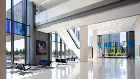 1775 Tysons Boulevard lobby
